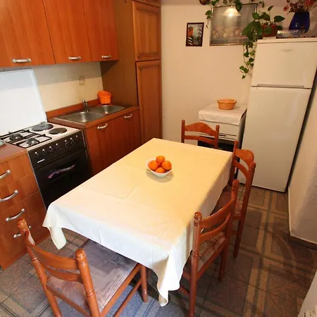 Belinic Apartment *