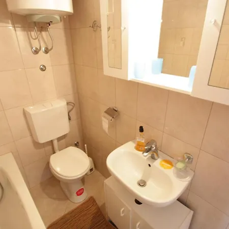 Belinic Apartment *